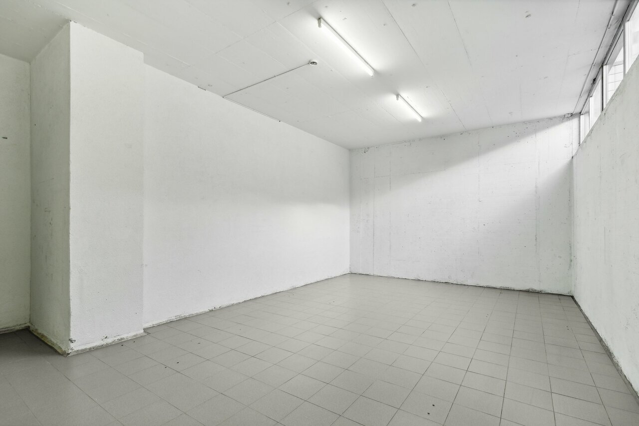 262m² storage room