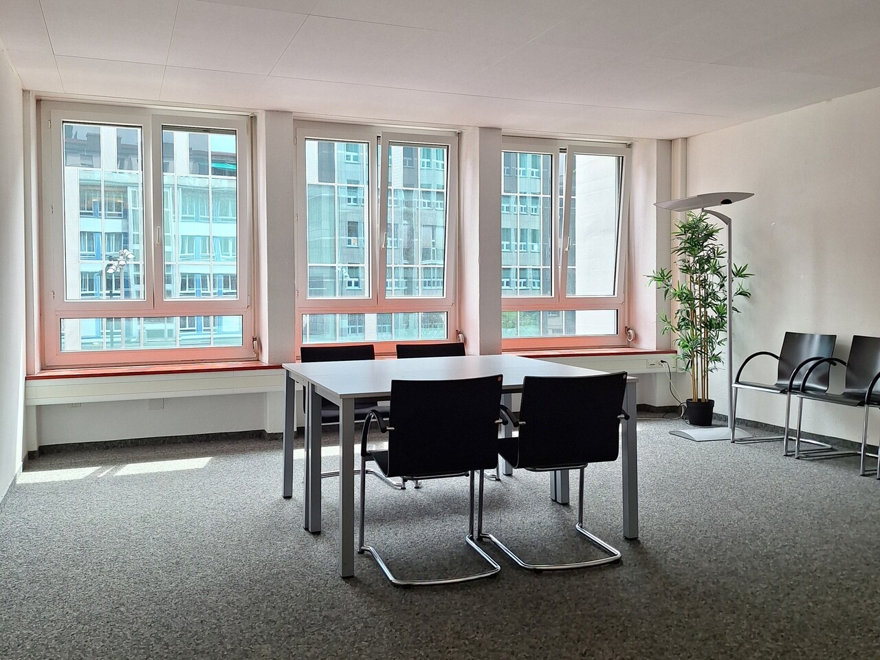 21m² office