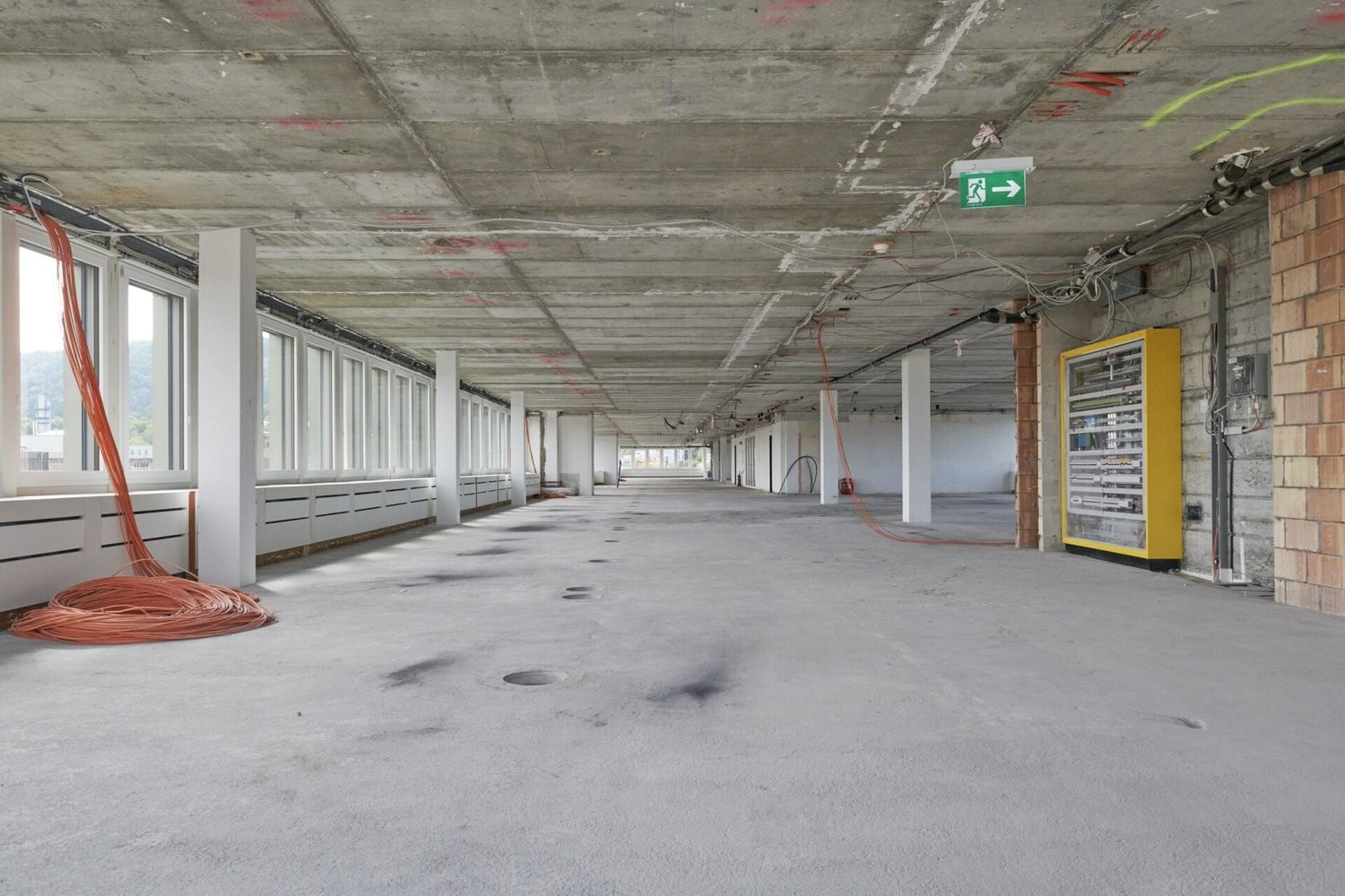 1149m² office