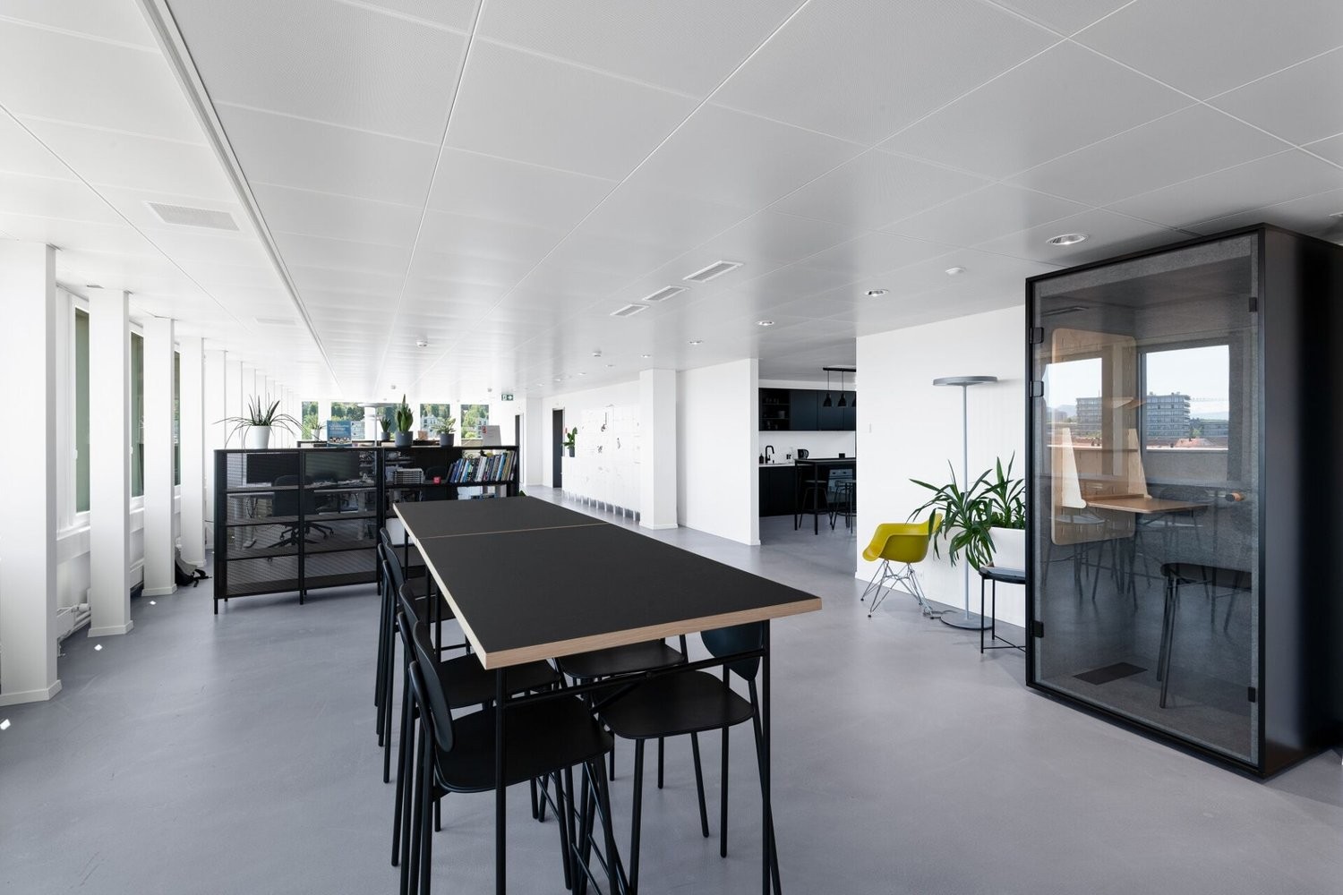 1149m² office