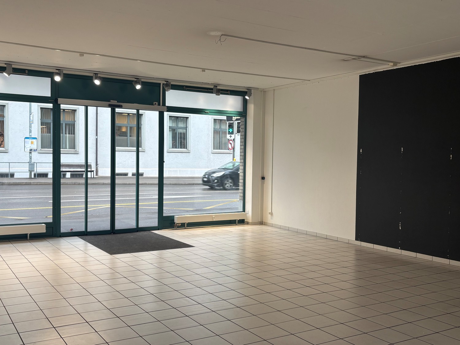 Magasin de 120m²