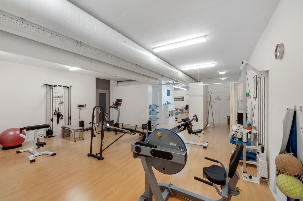 Local de stockage de 120m², photo 1 sur 2