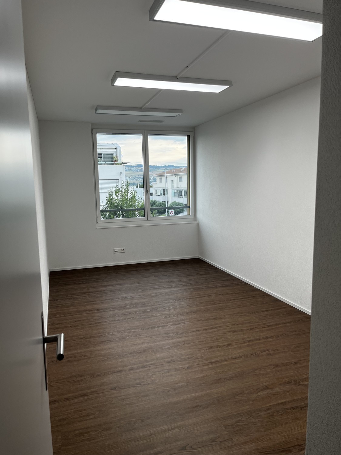 139m² office