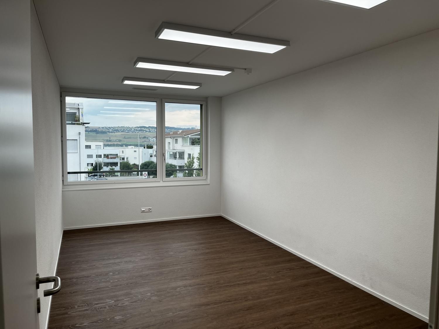 139m² office