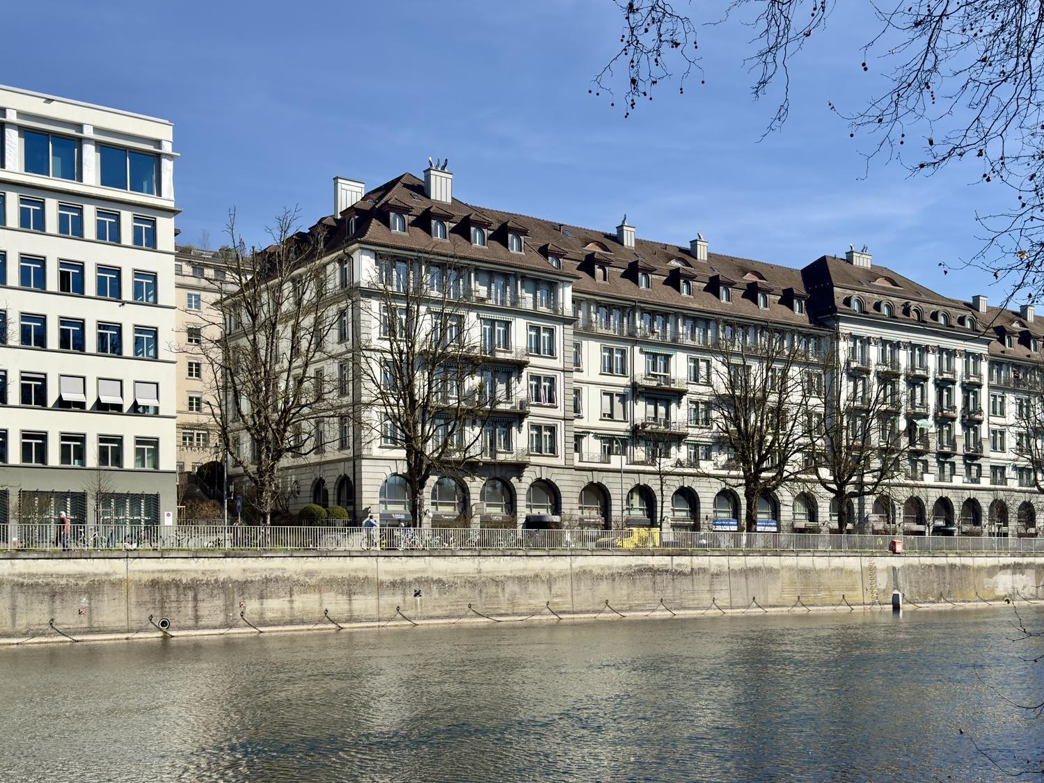 354m² commercial