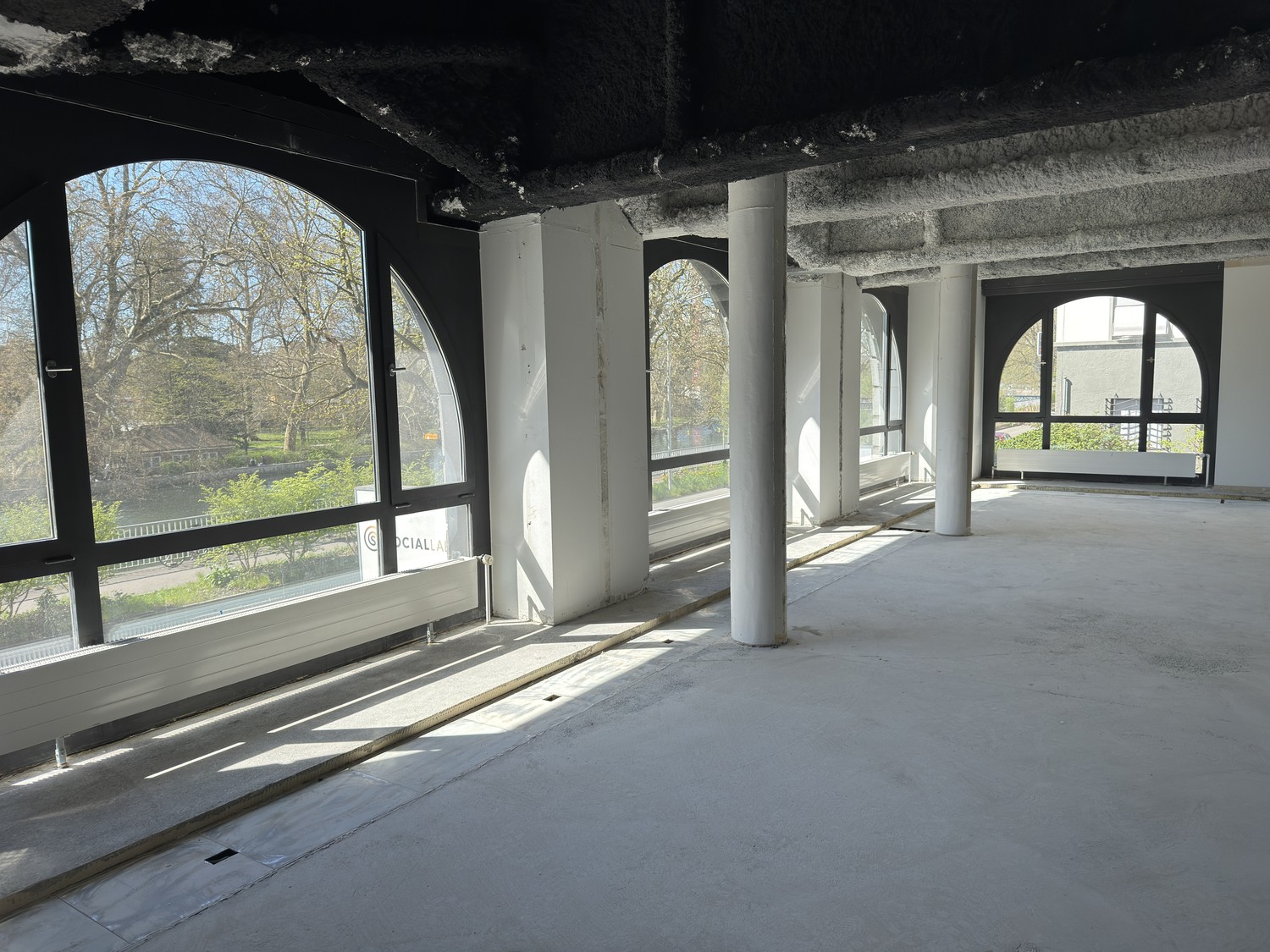 354m² commercial