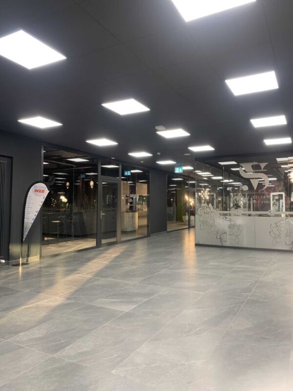 61m² Laden