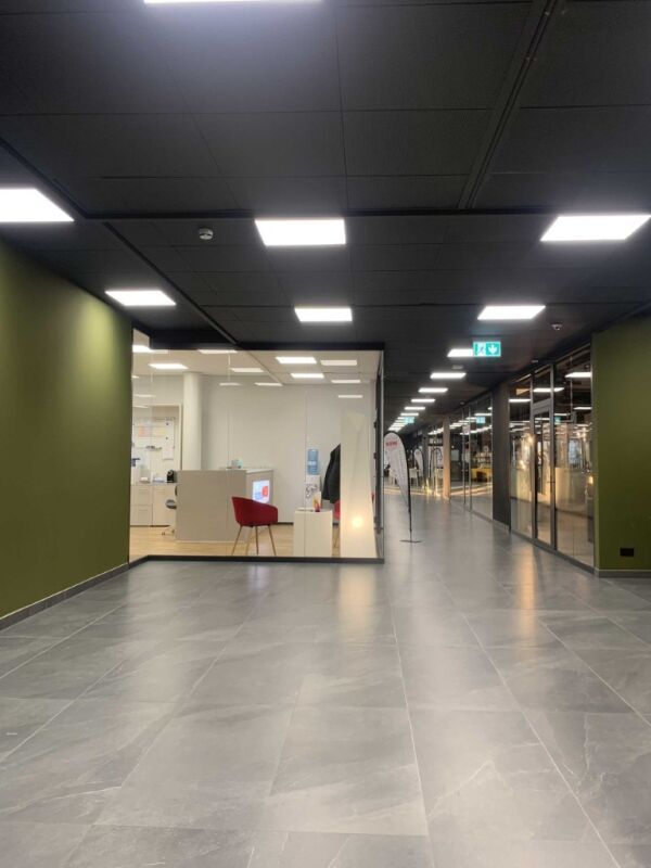 61m² Laden