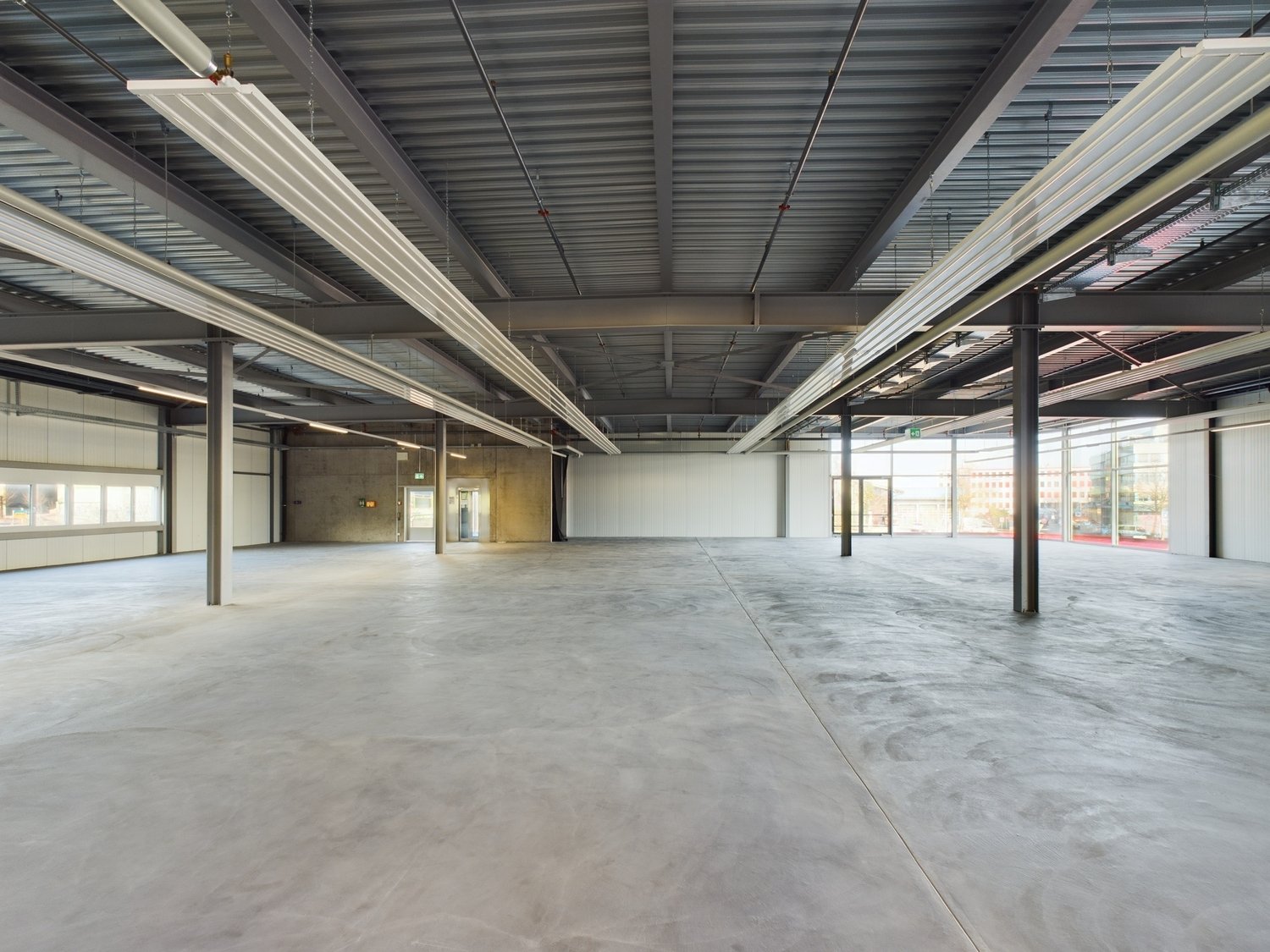 1940m² storage room, photo 7 of 10