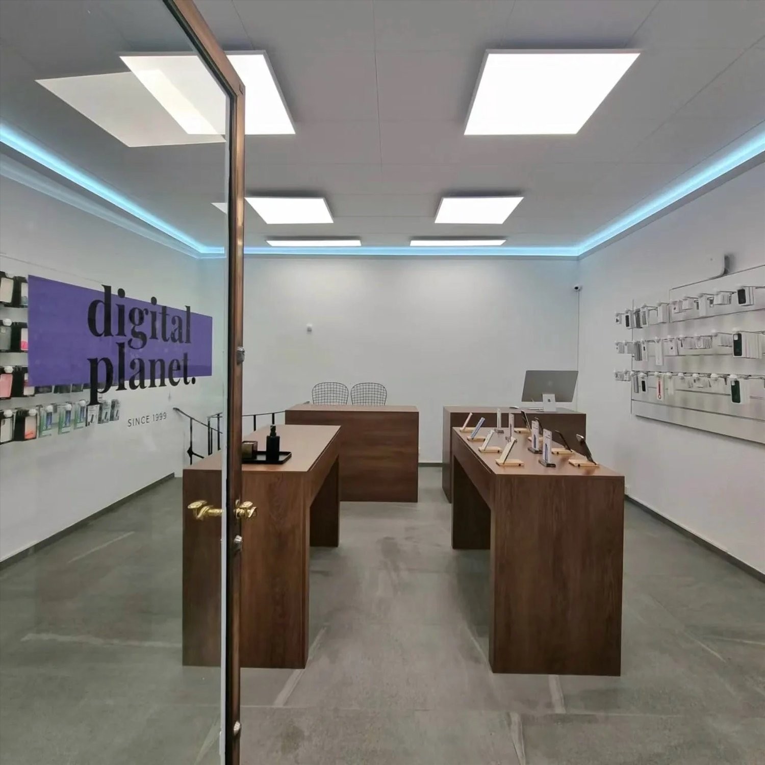 69m² shop