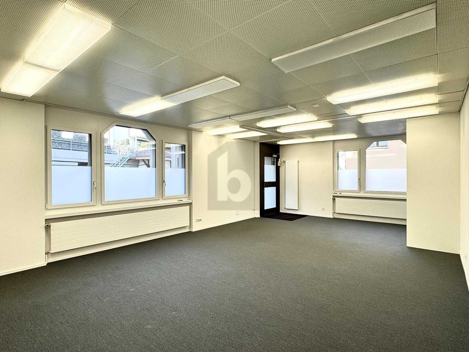 88m² office