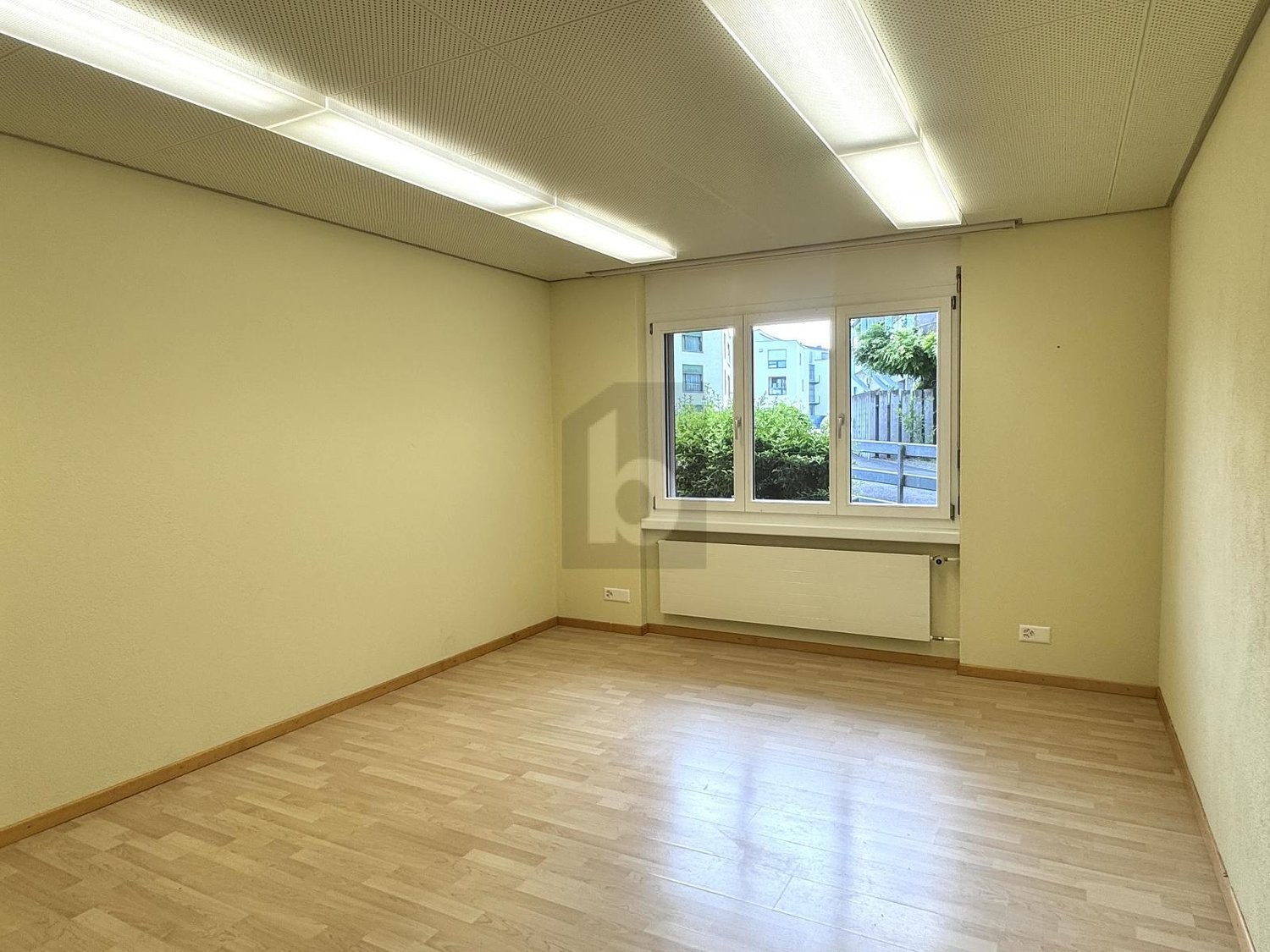 88m² office