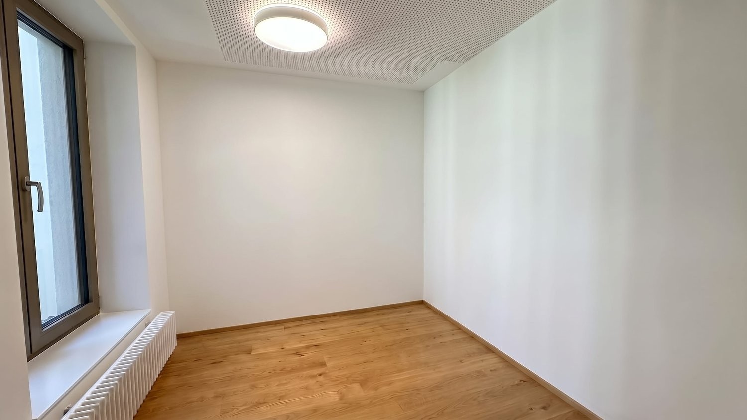 111m² commercial