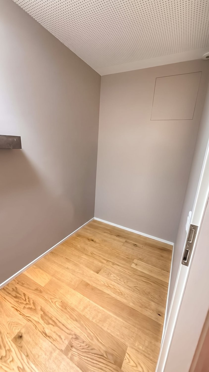 111m² commercial