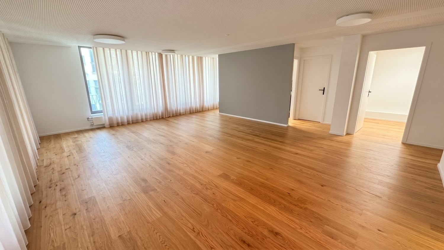 111m² commercial
