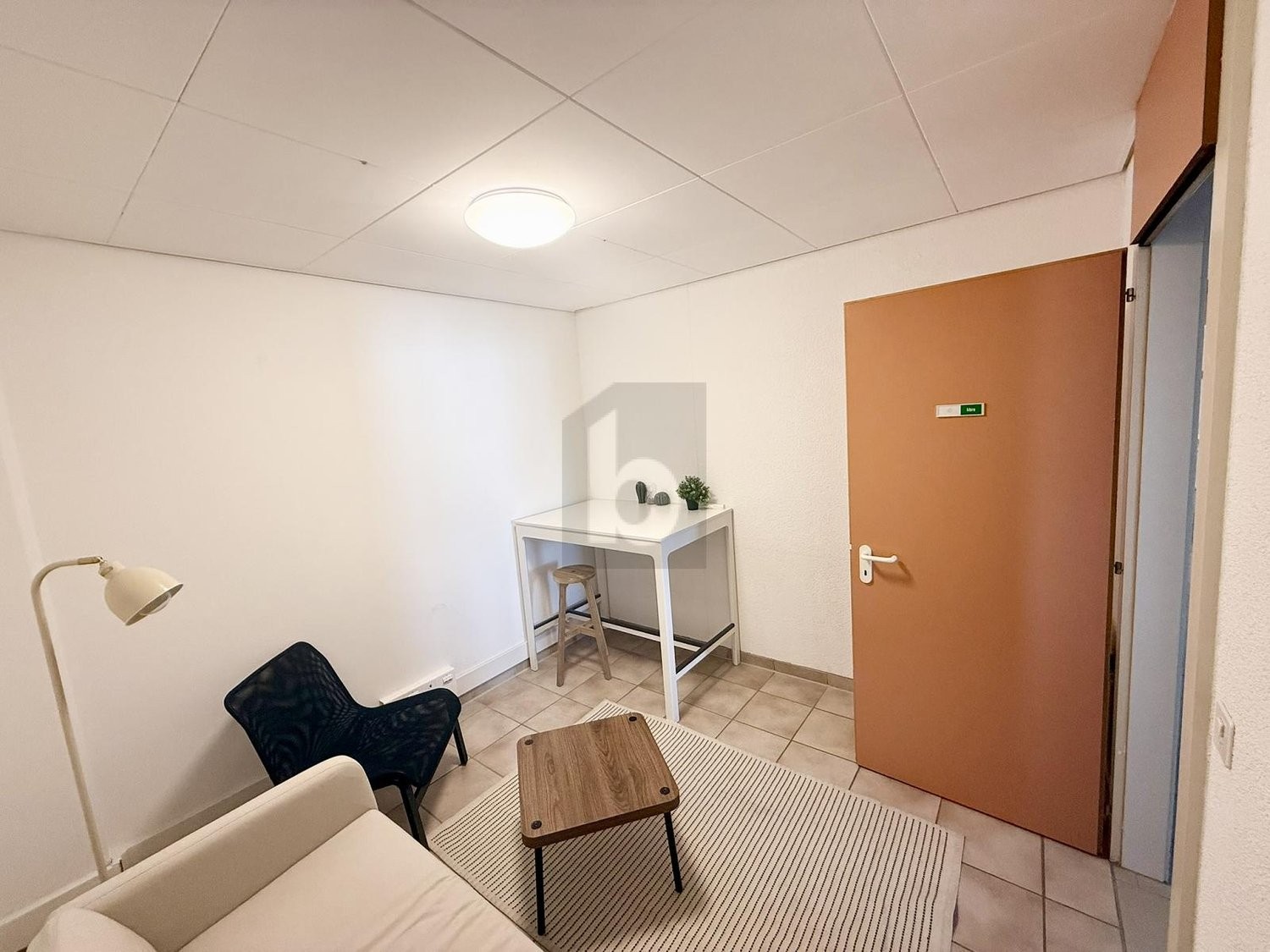175m² office
