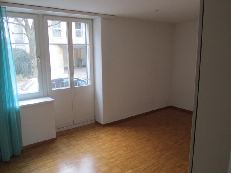 Commercial, Foto 2 von 6