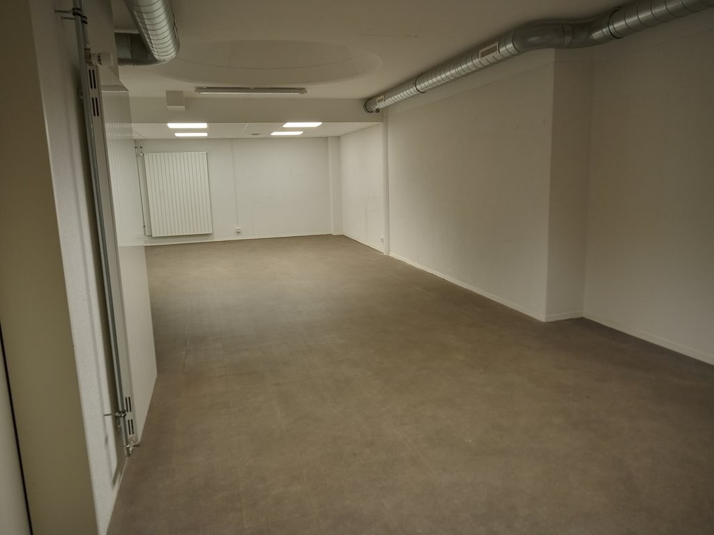 245m² Büro, Foto 2 von 10
