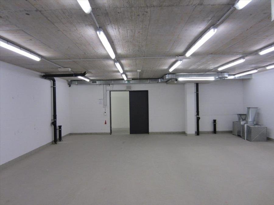 50m² storage room
