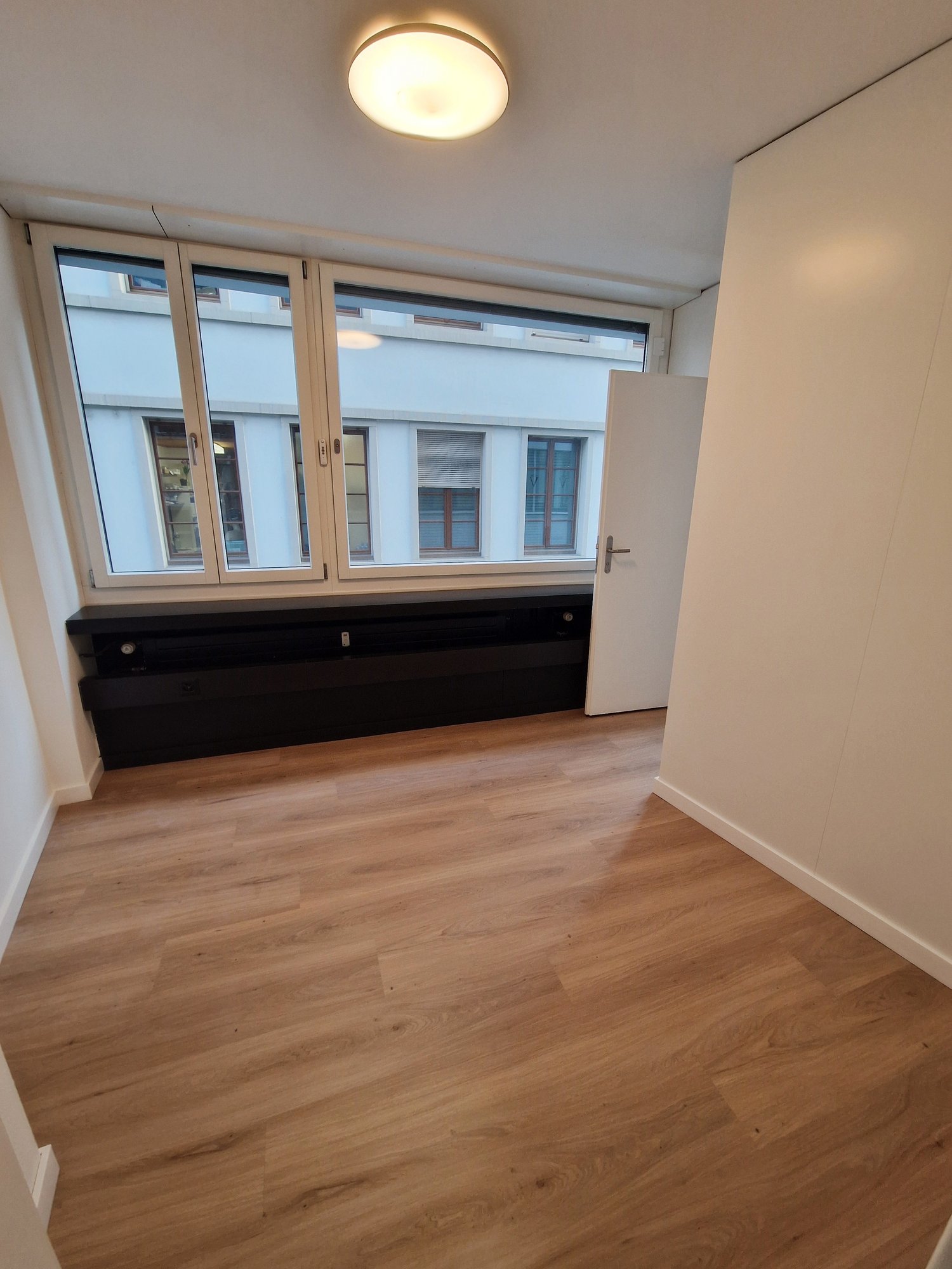 68m² office, Foto 3 von 4