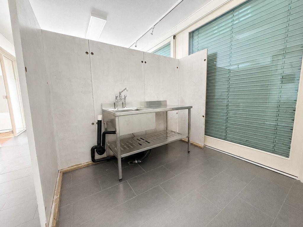 76m² negozio, foto 5 di 7
