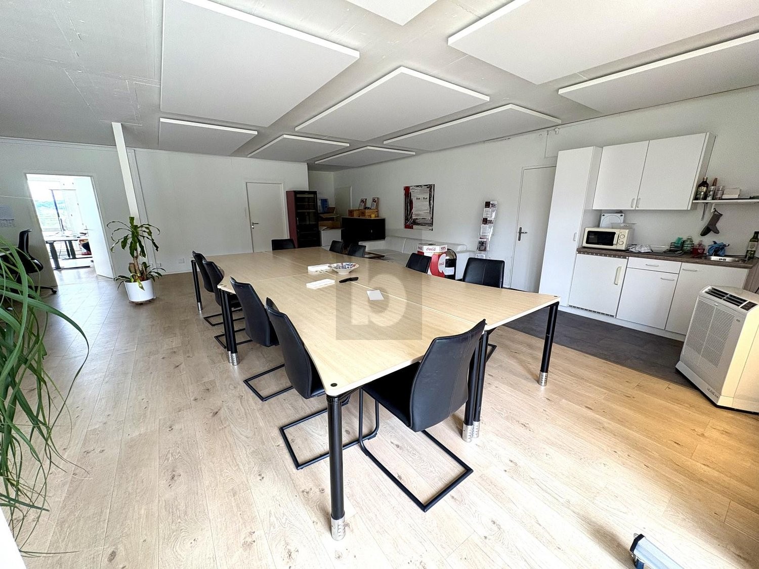 160m² ufficio, foto 3 di 4
