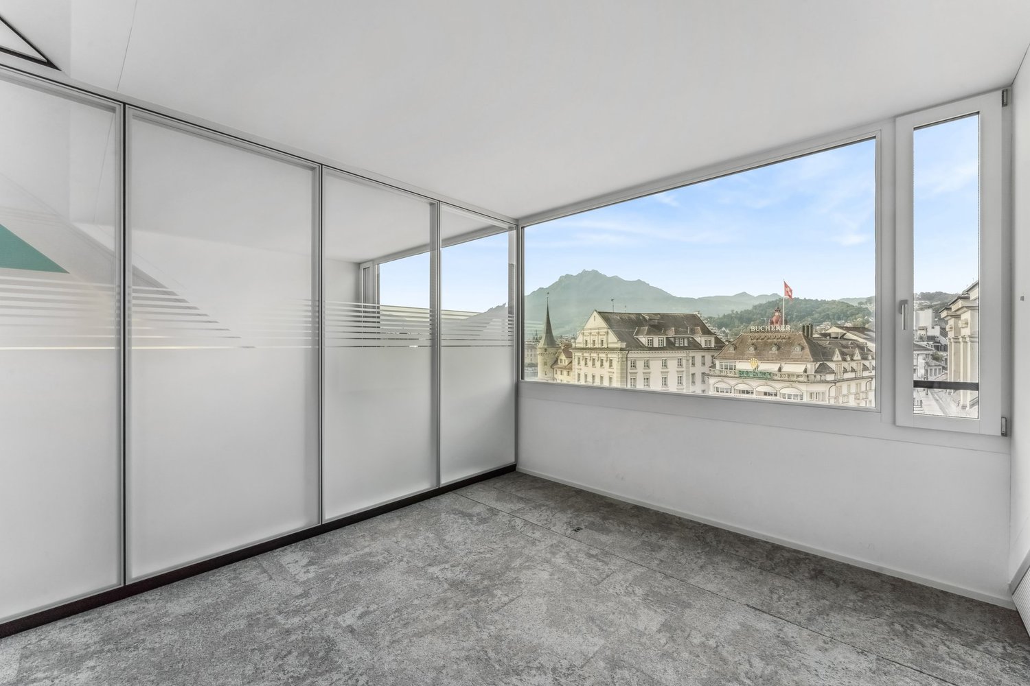 319m² practice
