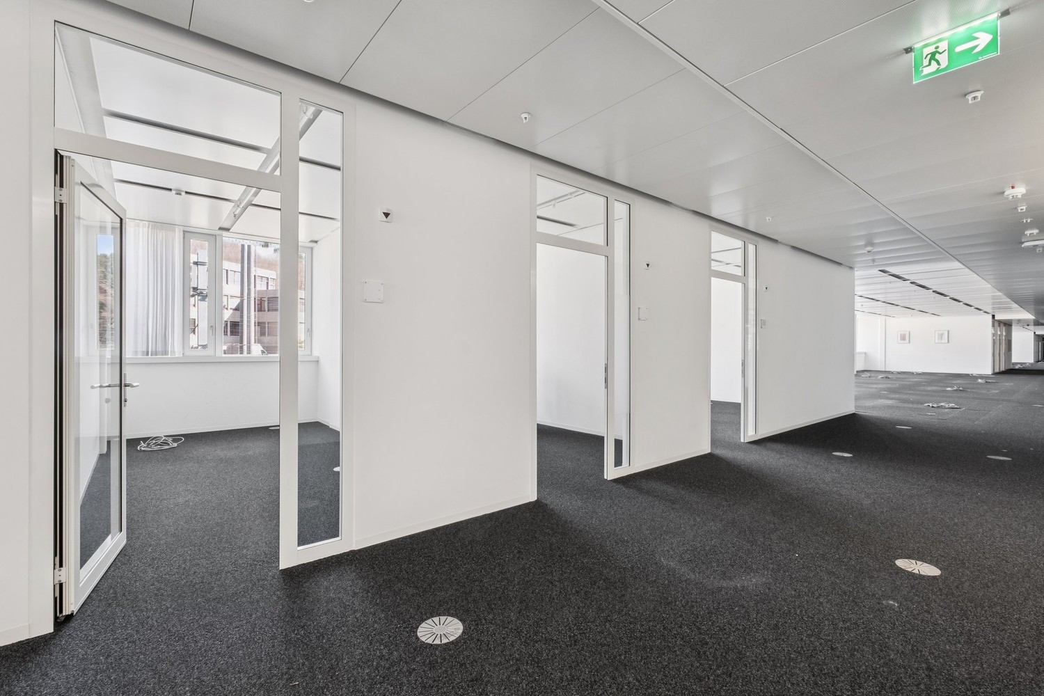 5470m² office