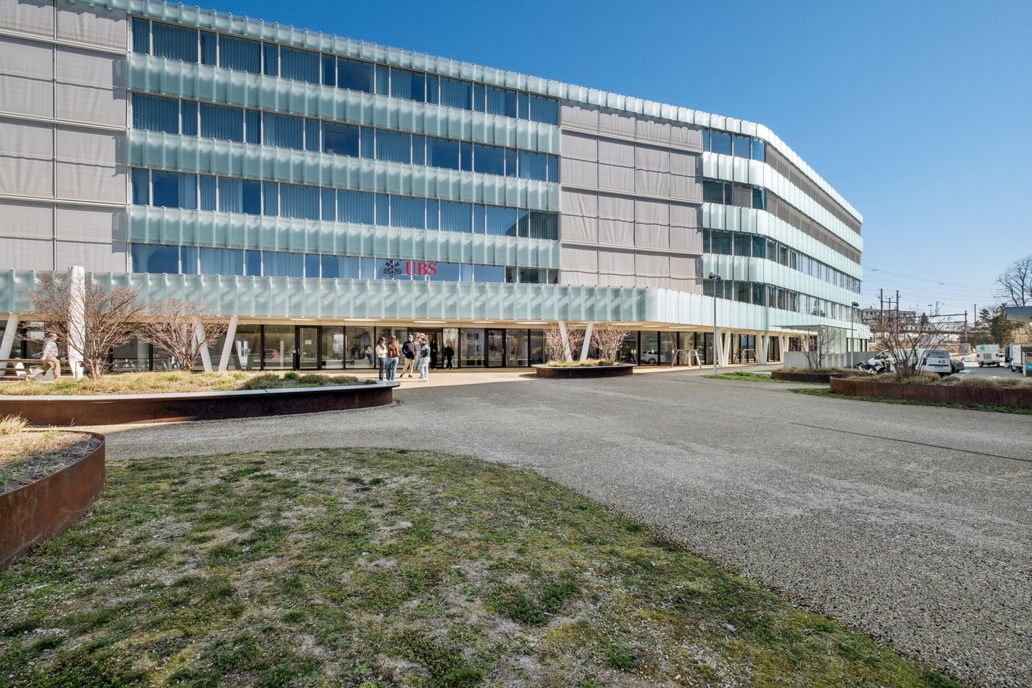 5470m² office