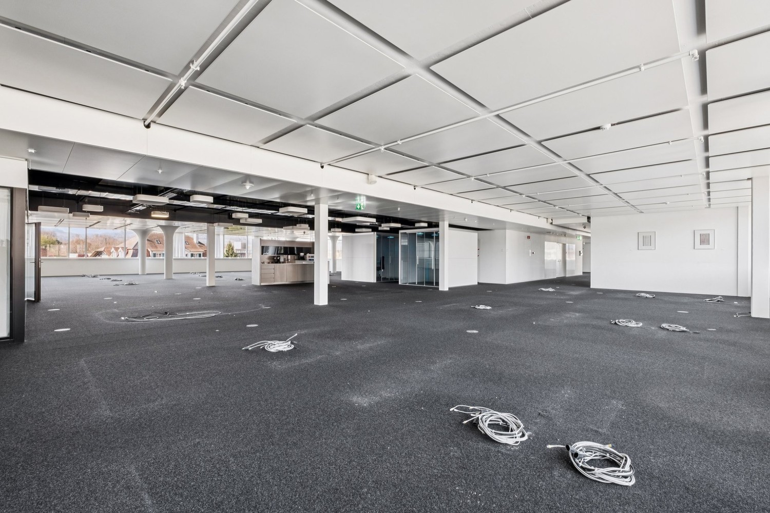 5470m² office