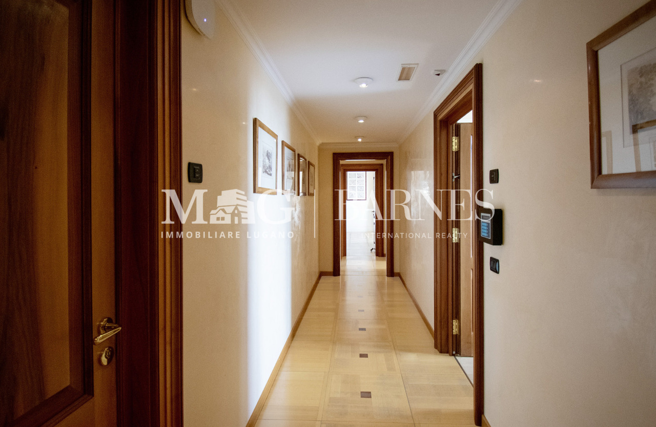 578m² Büro, Foto 4 von 10