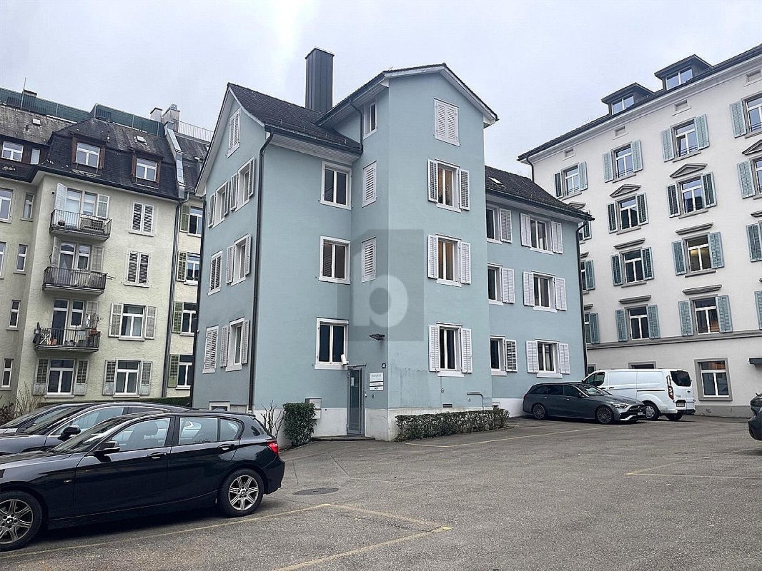 100m² office
