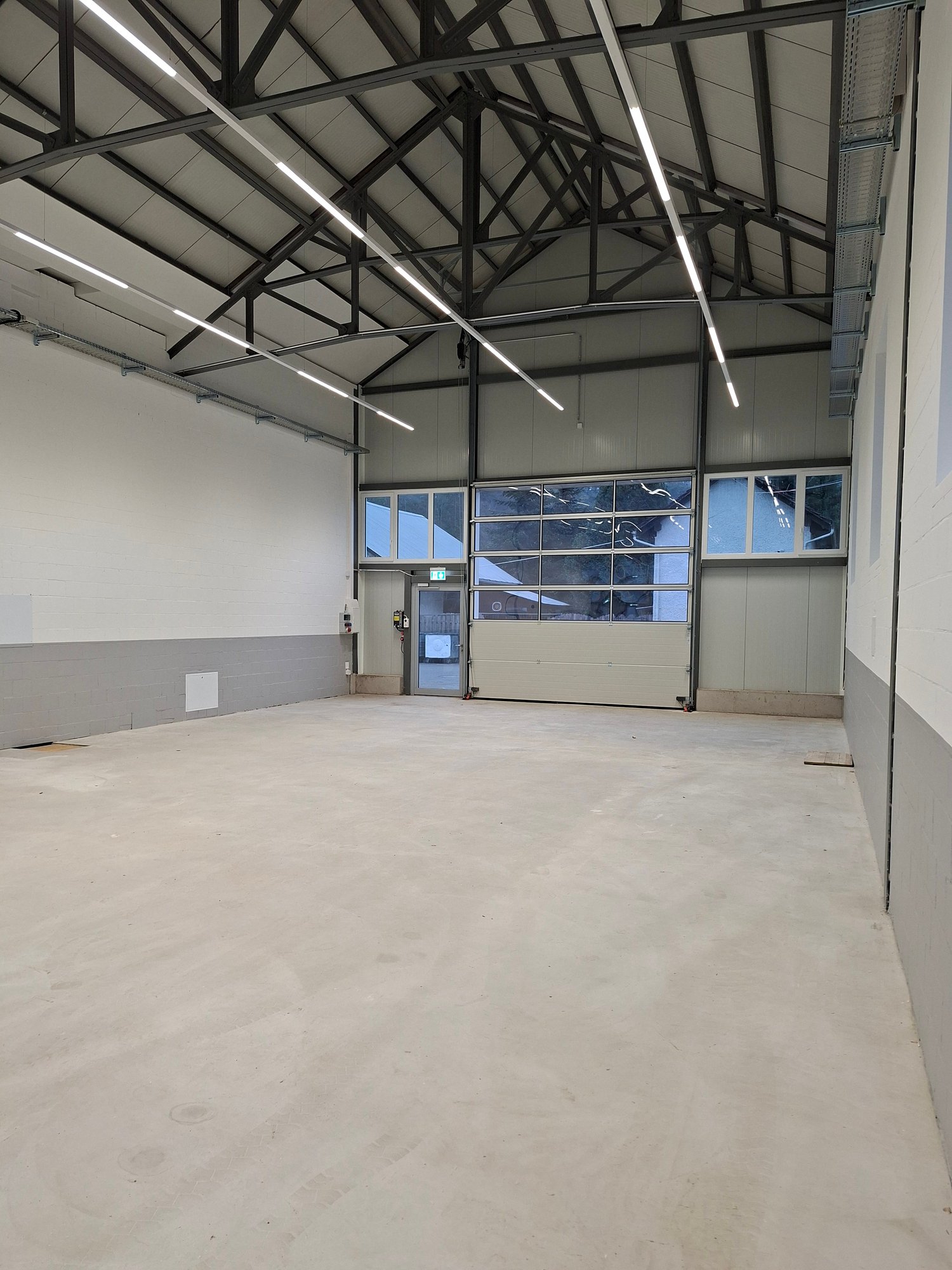 Commercial, Foto 2 von 6