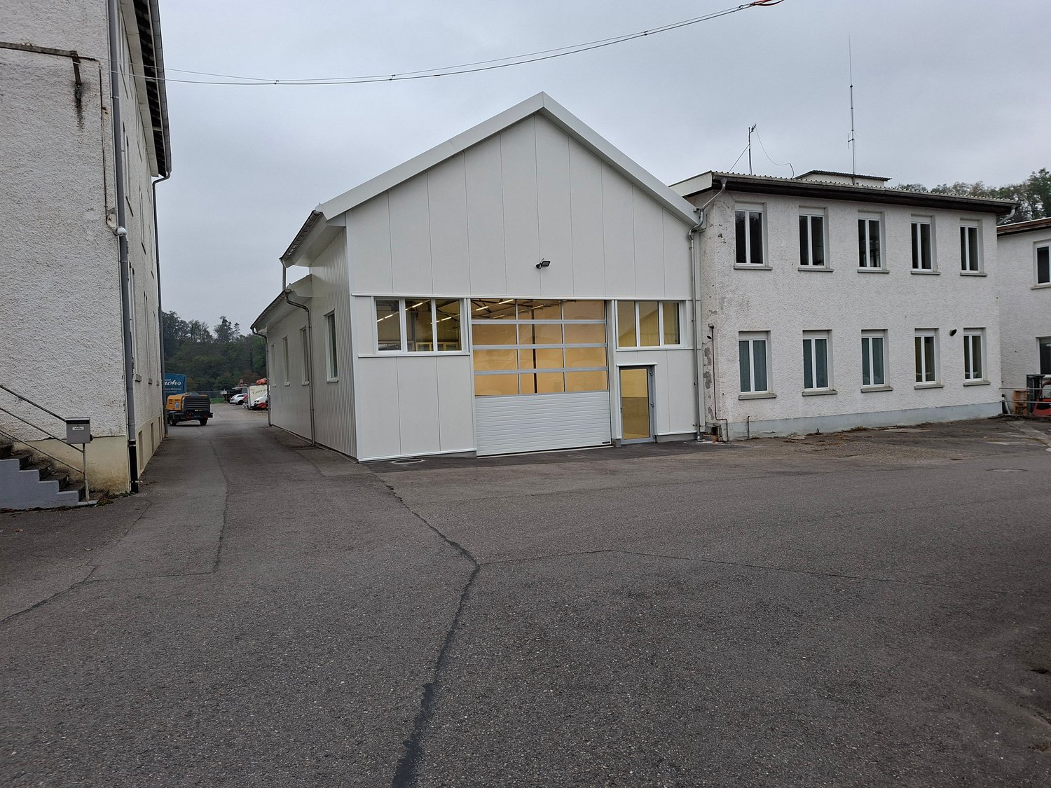 Commercial, Foto 3 von 6