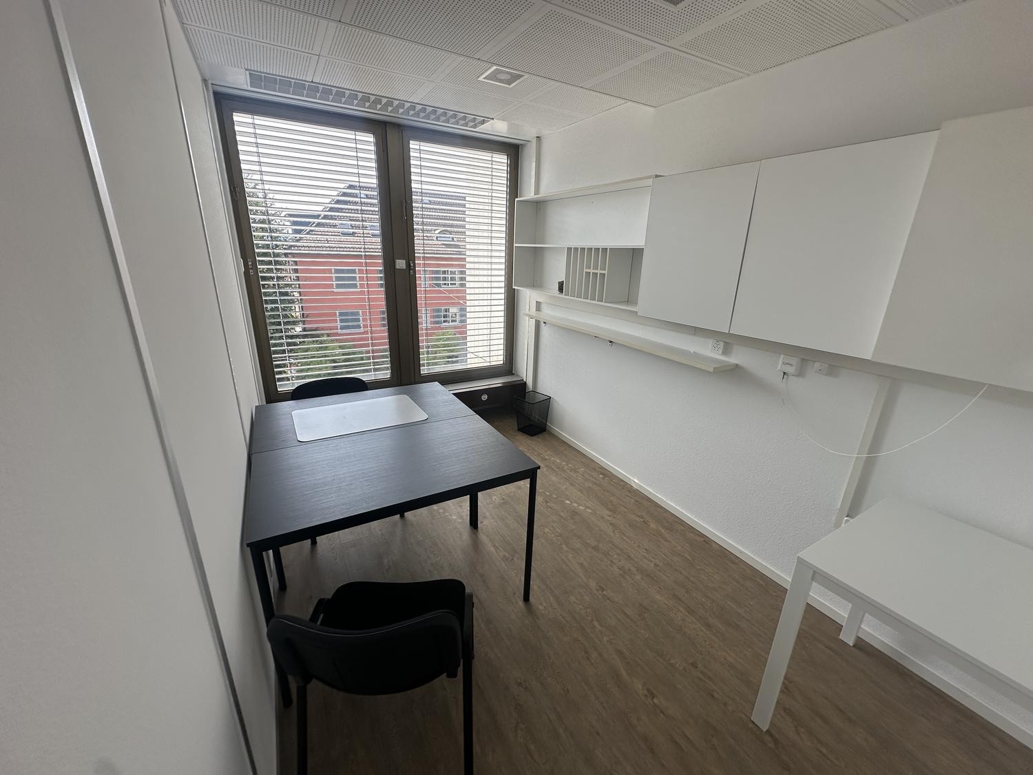 10m² office