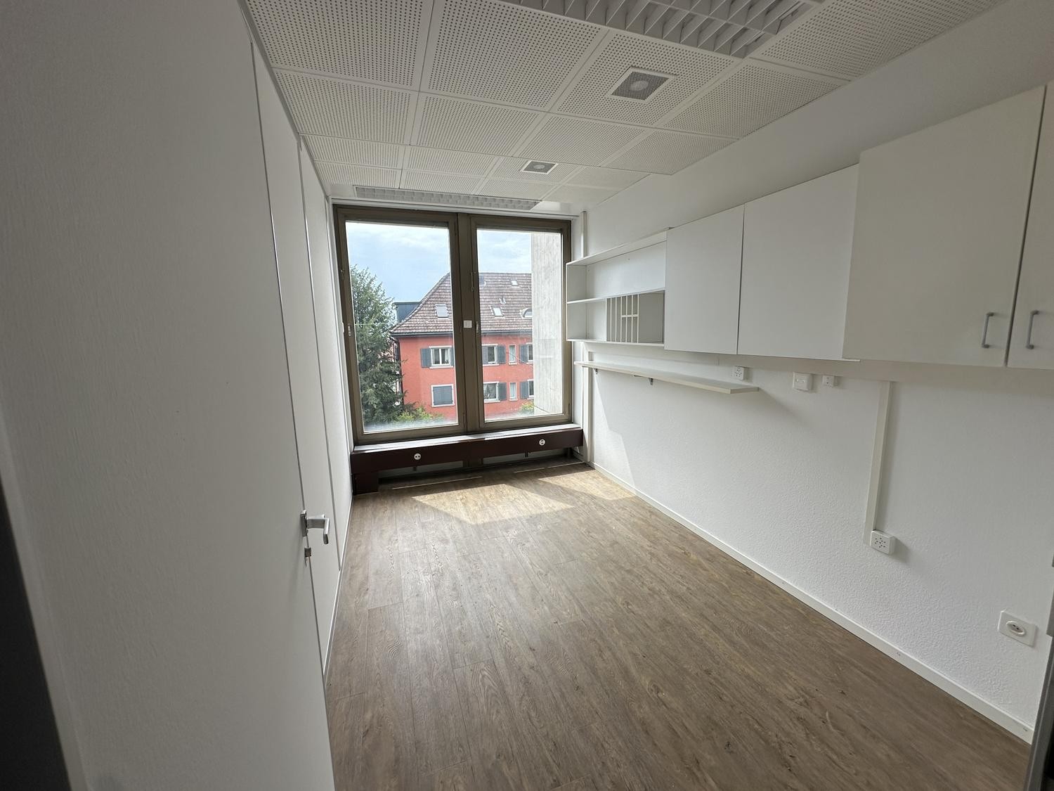 10m² office
