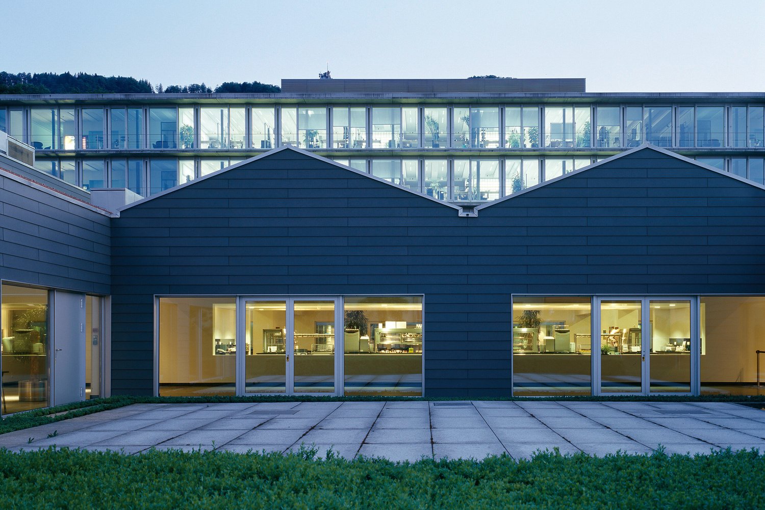 13000m² office