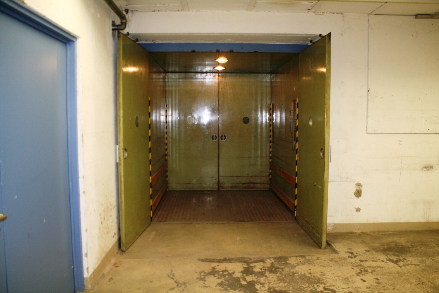 210m² commercial, Foto 1 von 7