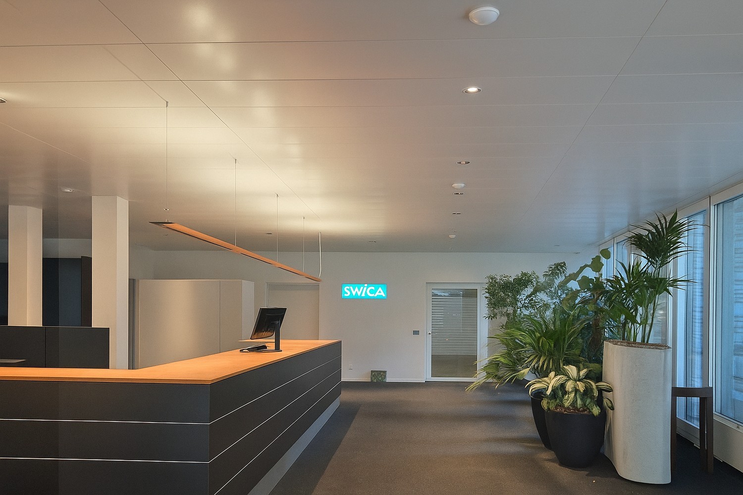 1807m² office