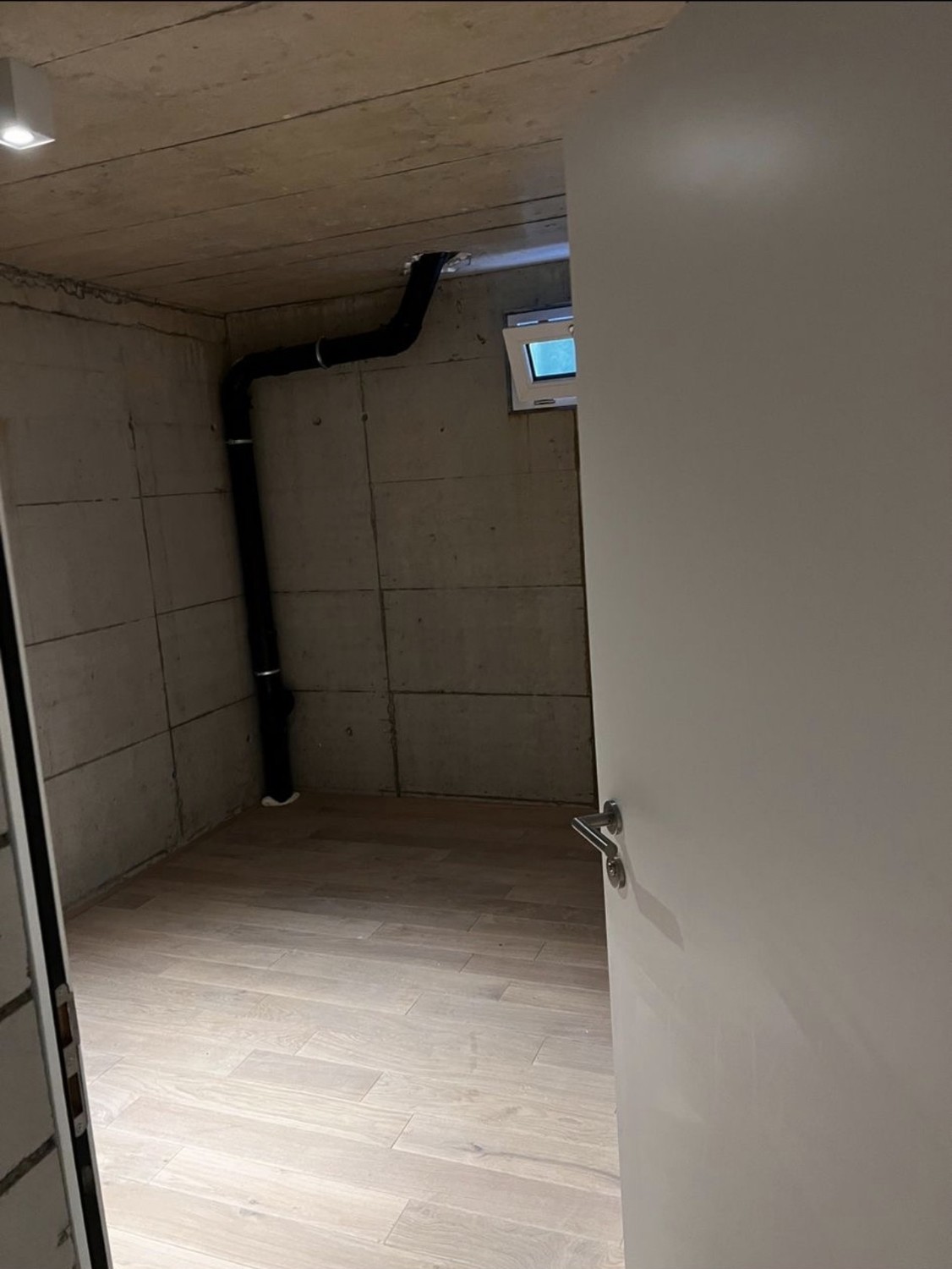 Commercial, Foto 2 von 5