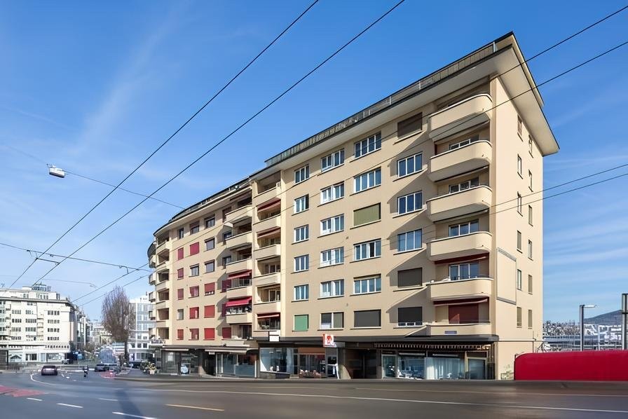 106m² shop