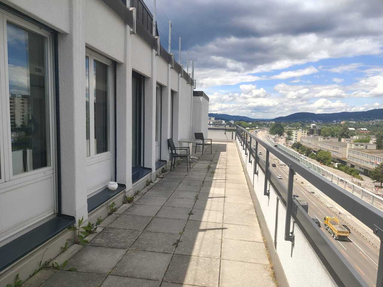 97m² office