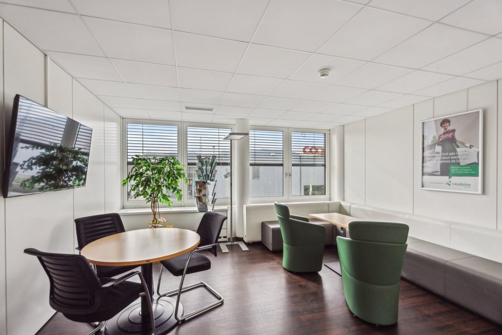 311m² office
