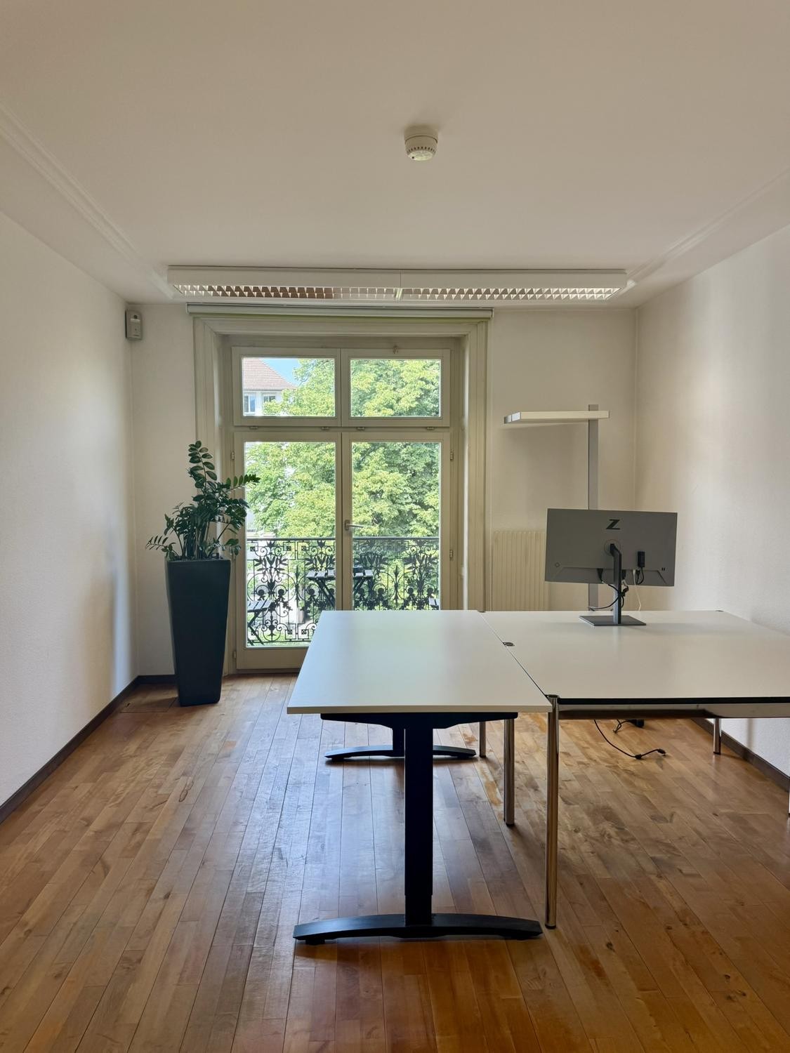 130m² office