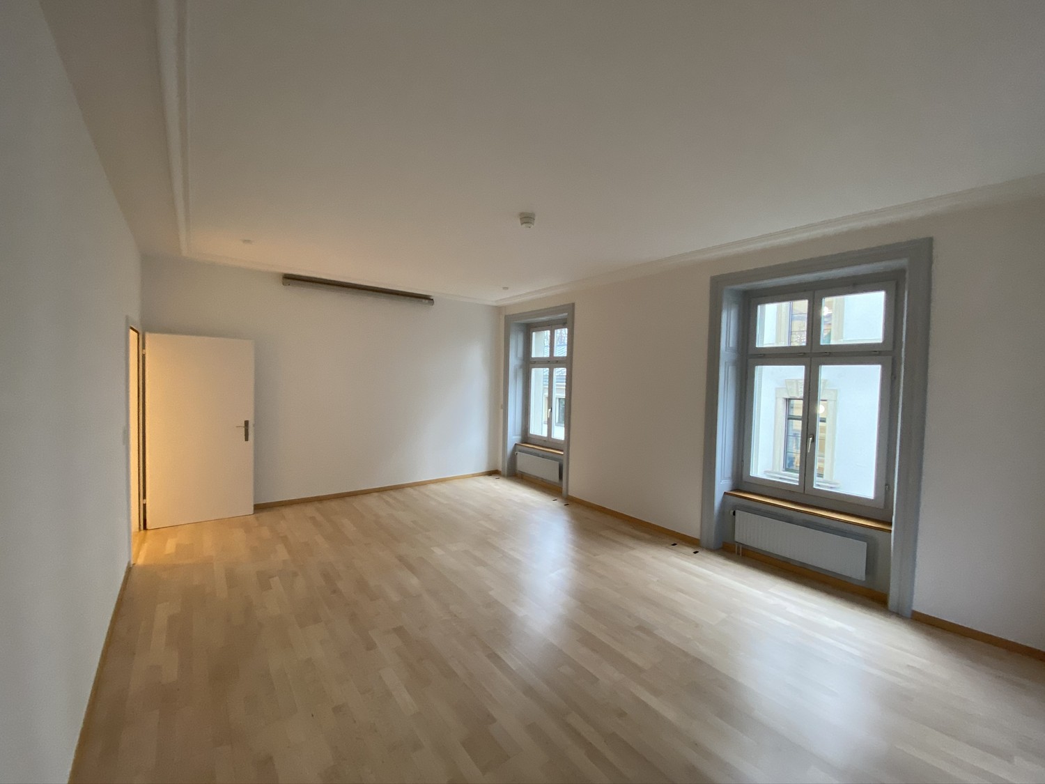 130m² office