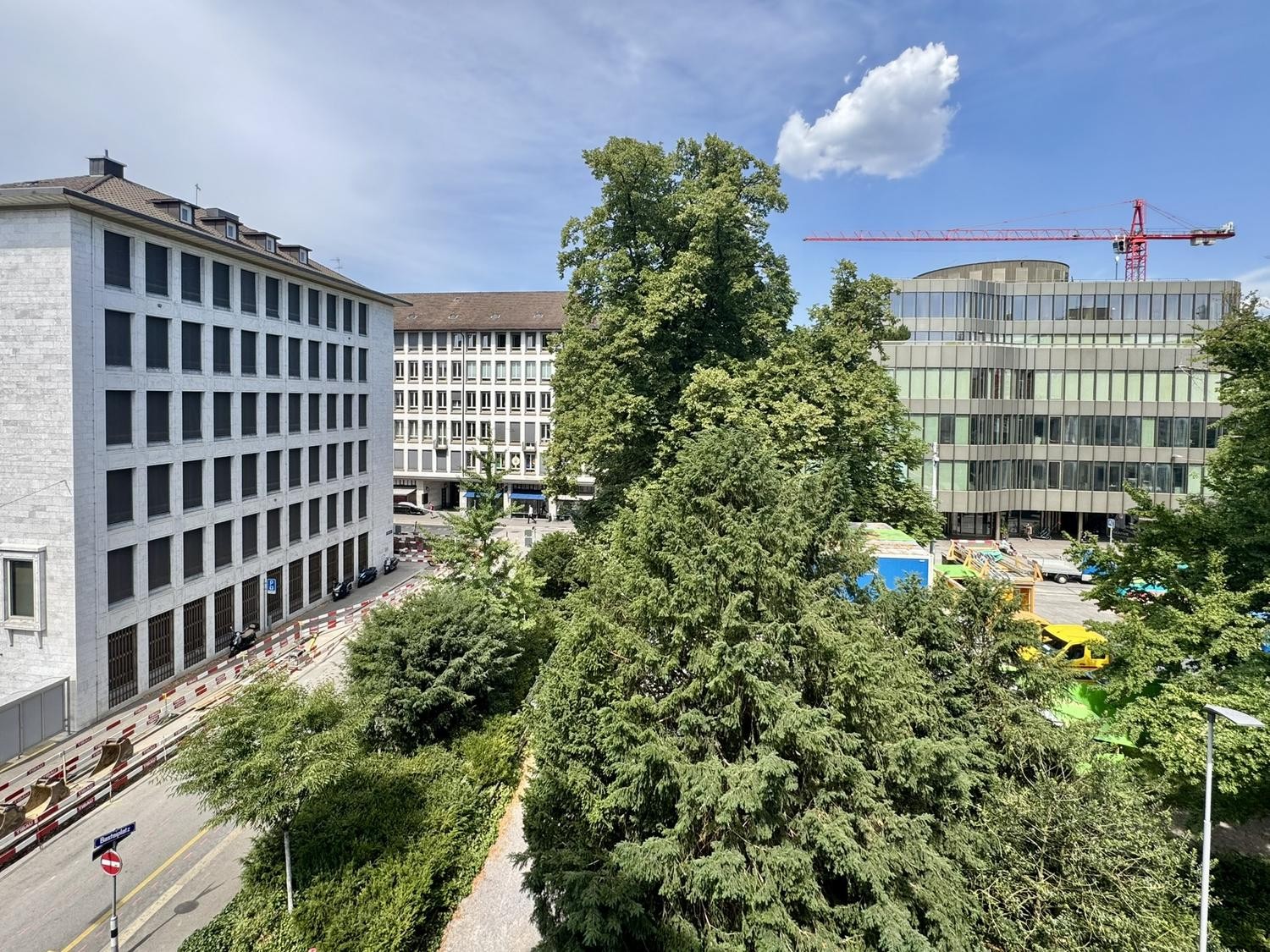 130m² office