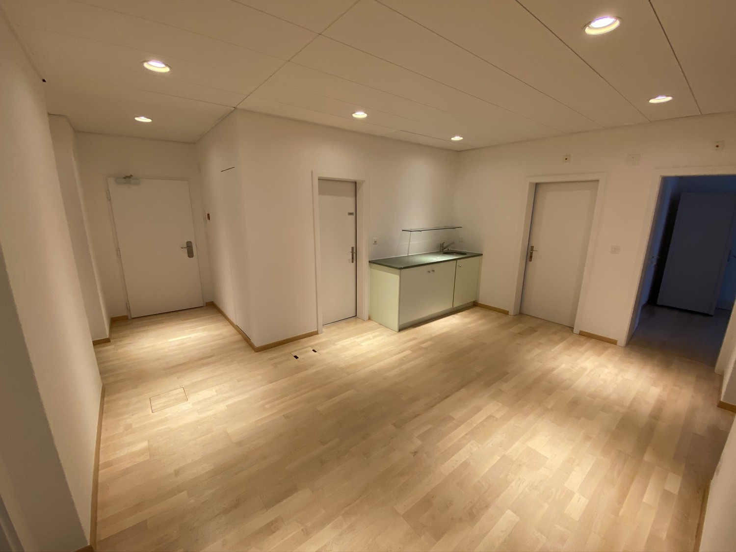 130m² office