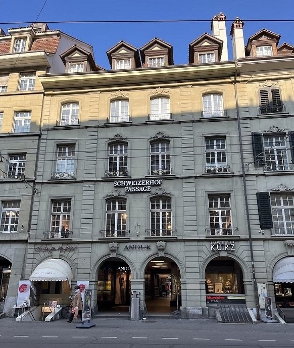 74m² commercial