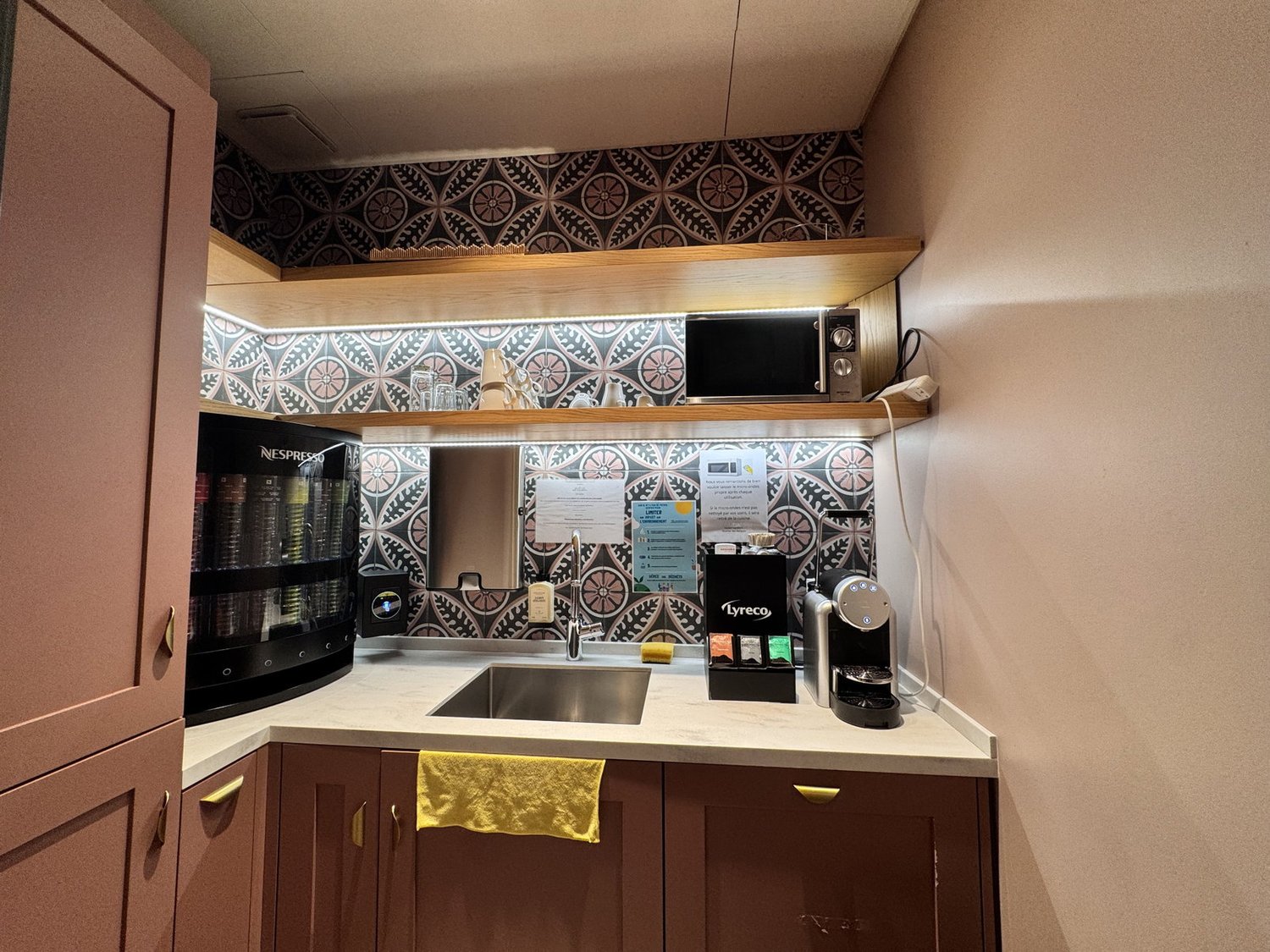 220m² Büro, Foto 8 von 10