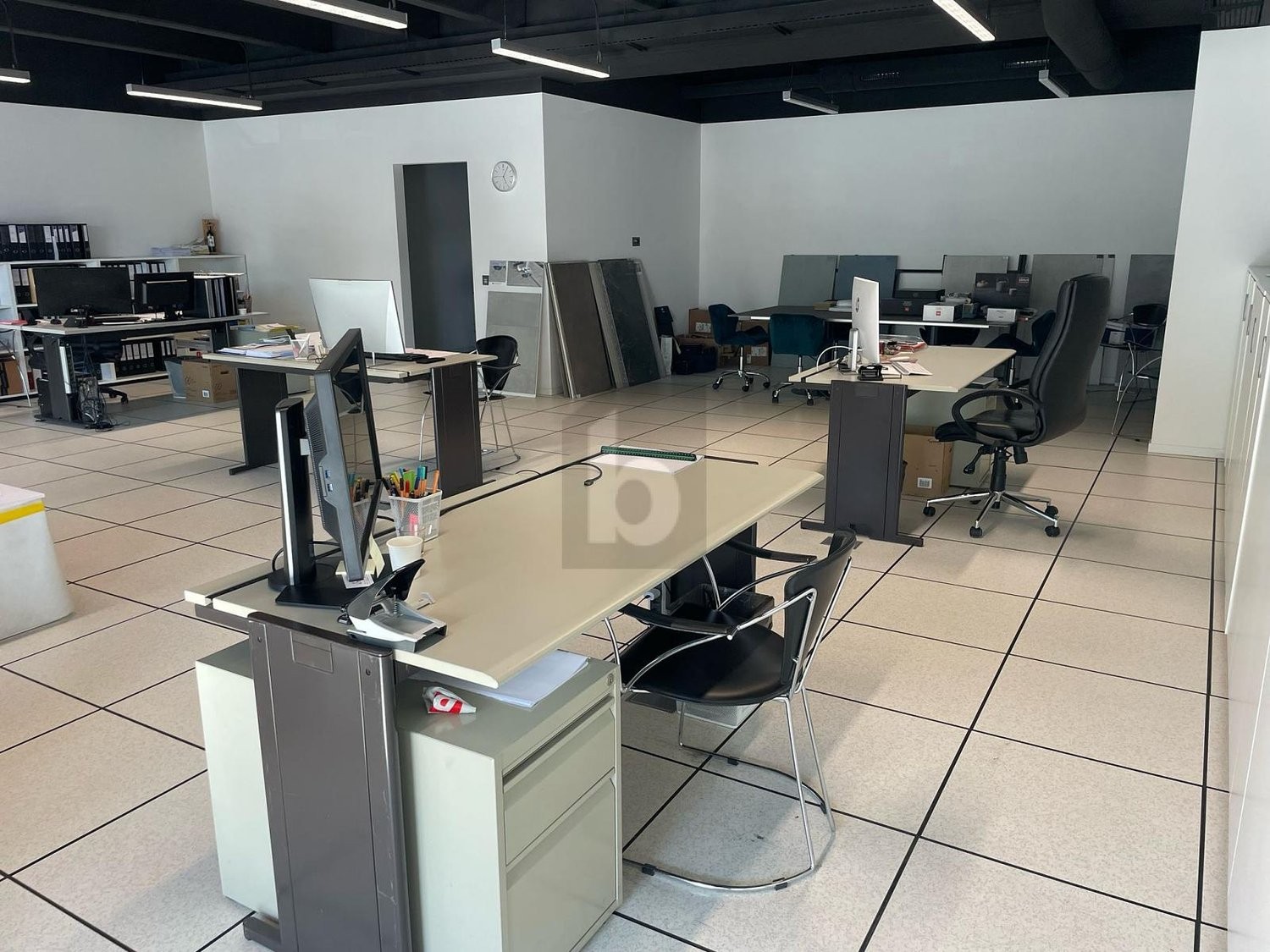 120m² Büro, Foto 2 von 4